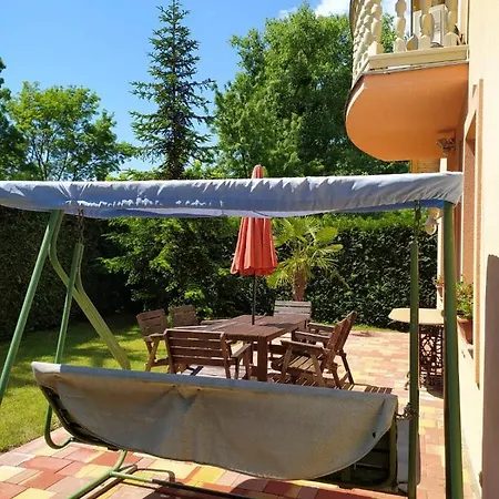 Threefamily'shome *