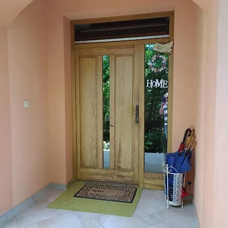 Threefamily'shome