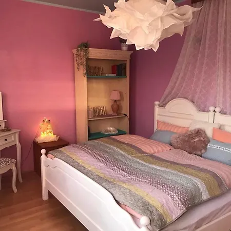 Διαμέρισμα Threefamily'shome *