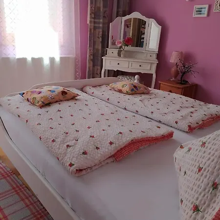 Διαμέρισμα Threefamily'shome *