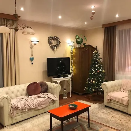 Διαμέρισμα Threefamily'shome *