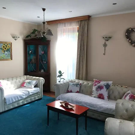 Threefamily'shome