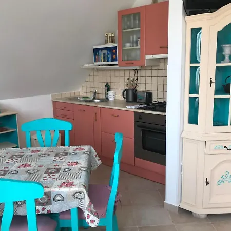 Διαμέρισμα Threefamily'shome *